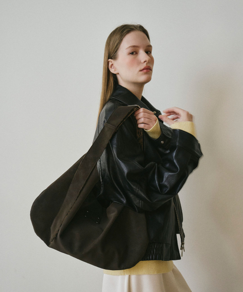 mur（ミュール）の「Reversible Polar Hobo Bag(5color)（ショルダーバッグ・レディース・イエロー系/ブラウン系その他2/グレー系その他2/ブラック系/ベージュ系・FREE）」の11枚目の写真