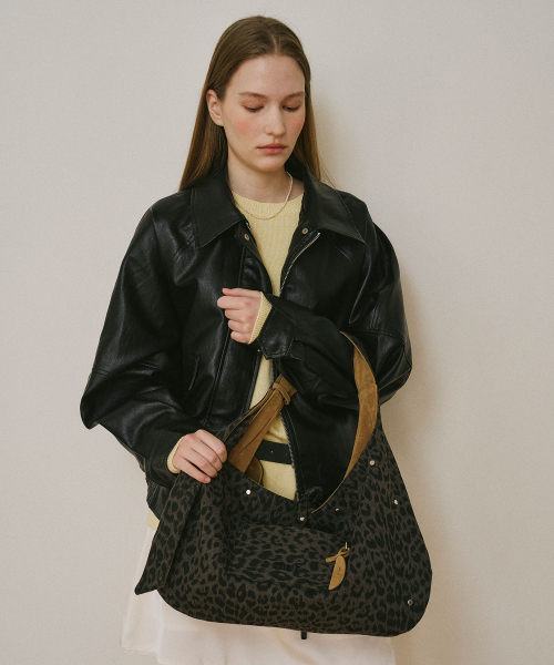 mur（ミュール）の「Reversible Polar Hobo Bag(5color)（ショルダーバッグ・レディース・イエロー系/ブラウン系その他2/グレー系その他2/ブラック系/ベージュ系・FREE）」の13枚目の写真