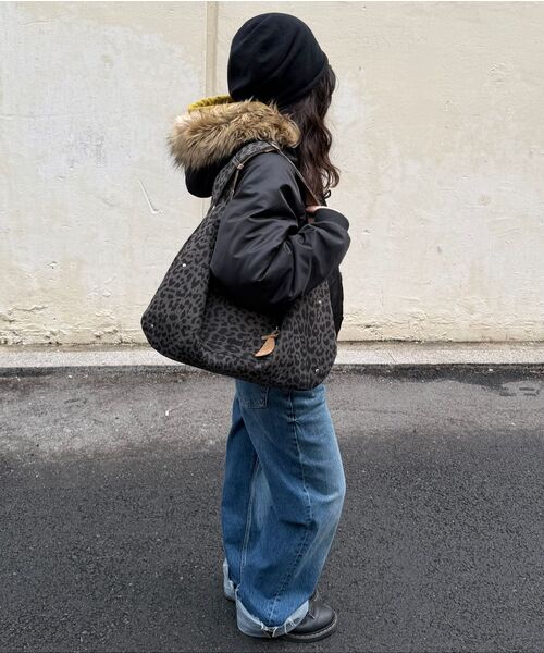 mur（ミュール）の「Reversible Polar Hobo Bag(5color)（ショルダーバッグ・レディース・イエロー系/ブラウン系その他2/グレー系その他2/ブラック系/ベージュ系・FREE）」の20枚目の写真