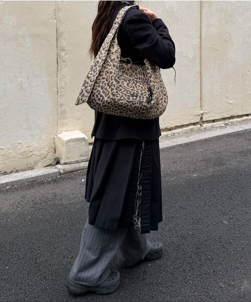 mur（ミュール）の「Reversible Polar Hobo Bag(5color)（ショルダーバッグ・レディース・イエロー系/ブラウン系その他2/グレー系その他2/ブラック系/ベージュ系・FREE）」の21枚目の写真