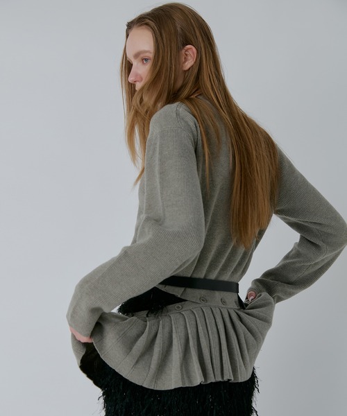 LE CIEL BLEU（ルシェルブルー）の「プリーテッドウエストプルオーバー / Pleated Waist Pullover（ニット/セーター・レディース・ベージュ/ブラック・36）」の6枚目の写真