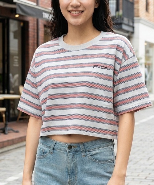 RVCA(ルーカ)の「【RVCA/ルーカ】SUNRISE BE CROP SS/ボーダー ショート丈 半袖Tシャツ(Tシャツ/カットソー・レディース・ブラック系その他/グレー系その他・MEDIUM/SMALL)」の2枚目の写真
