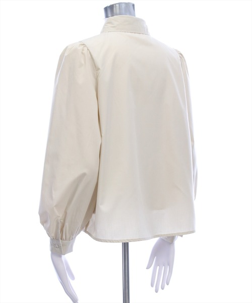 clear（クリア）の「レギュラーヒヨクブラウス[オフィスカジュアル 着回し抜群 大人]（シャツ/ブラウス・レディース・グレイッシュベージュ/サックスブルー/オフホワイト・F）」の11枚目の写真