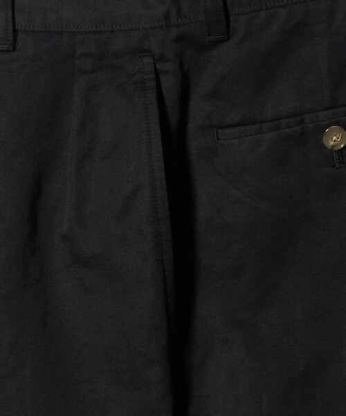UNITED ARROWS（ユナイテッドアローズ）の「ラミーブレンド 2プリーツ ニドムチノ 「SLOW &　」（チノパンツ・メンズ・ナチュラル/ブラック・L/M/S）」の21枚目の写真