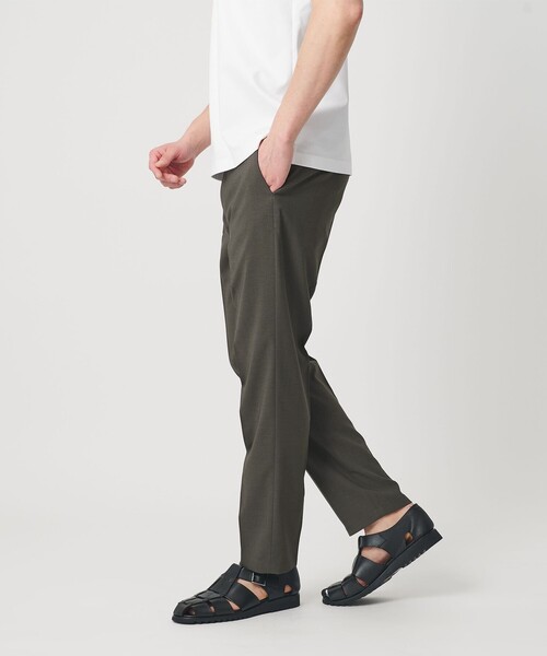 BEAUTY&YOUTH UNITED ARROWS(ビューティーアンドユースユナイテッドアローズ)の「【WEB限定 WARDROBE SMART】 Reflax ノープリーツ スラックス パンツ(スラックス・メンズ・ダークグレー/ベージュ/ブラック・XL/L/M/S)」の9枚目の写真