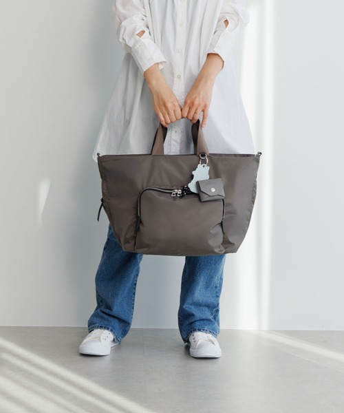 ace.(エース)の「トートバッグ フィカス 25L ace.×HAyU 19106(トートバッグ・レディース・ブラック/ライトグレー/チャコール・FREE)」の3枚目の写真