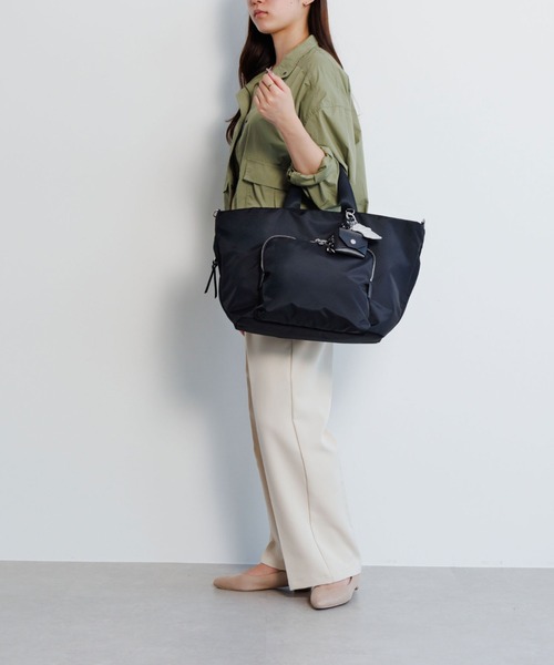 ace.(エース)の「トートバッグ フィカス 25L ace.×HAyU 19106(トートバッグ・レディース・ブラック/ライトグレー/チャコール・FREE)」の5枚目の写真