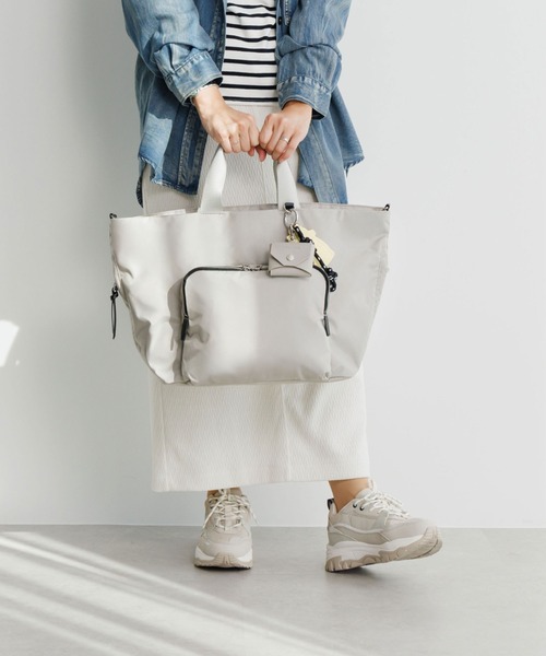 ace.(エース)の「トートバッグ フィカス 25L ace.×HAyU 19106(トートバッグ・レディース・ブラック/ライトグレー/チャコール・FREE)」の6枚目の写真