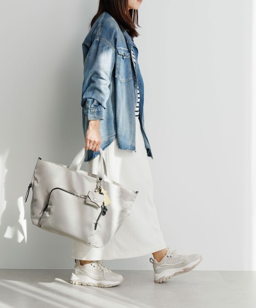 ace.(エース)の「トートバッグ フィカス 25L ace.×HAyU 19106(トートバッグ・レディース・ブラック/ライトグレー/チャコール・FREE)」の7枚目の写真