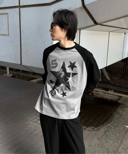 sedacle(セダクル)の「箔プリントラグランロゴロンT(Tシャツ/カットソー・メンズ・オフホワイト/チャコールグレー・SMALL/LARGE/MEDIUM)」の16枚目の写真