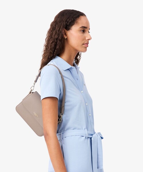 LACOSTE（ラコステ）の「シャンゼリゼ フラップショルダーバッグ / 2WAY（ショルダーバッグ・レディース・ブラック/オレンジ/サンドベージュ・FREE）」の2枚目の写真
