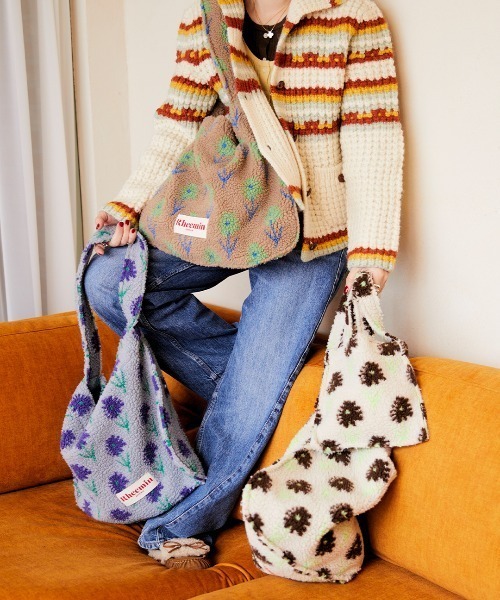 CANAL JEAN（キャナルジーン）の「Rheemin　Boucle Flower Largeバッグ（ショルダーバッグ・レディース・アイボリー・ONE SIZE）」の3枚目の写真