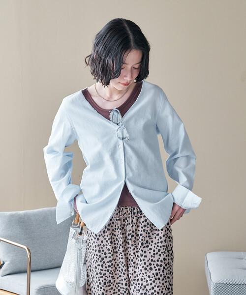 FREAK'S STORE(フリークスストア)の「インド Vネックシャツ(シャツ/ブラウス・レディース・サックスブルー/ブラック/オフホワイト/チャコール・フリ-)」の4枚目の写真