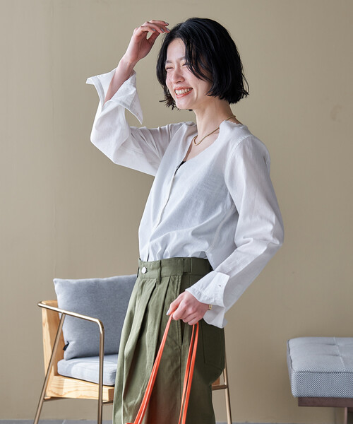 FREAK'S STORE(フリークスストア)の「インド Vネックシャツ(シャツ/ブラウス・レディース・サックスブルー/ブラック/オフホワイト/チャコール・フリ-)」の6枚目の写真