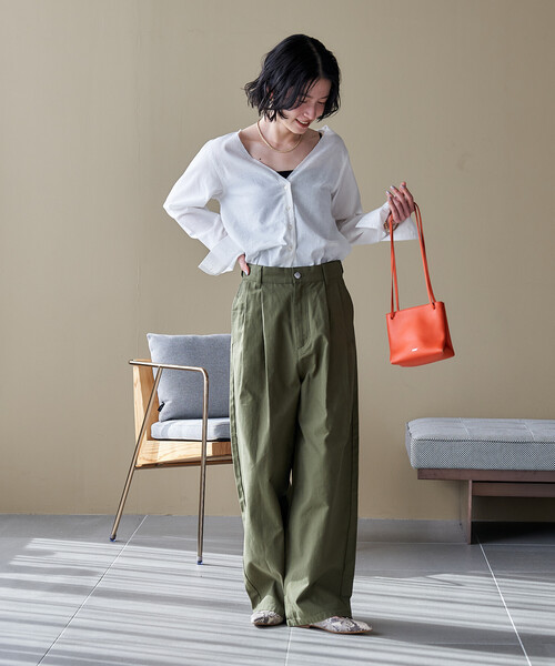 FREAK'S STORE(フリークスストア)の「インド Vネックシャツ(シャツ/ブラウス・レディース・サックスブルー/ブラック/オフホワイト/チャコール・フリ-)」の9枚目の写真