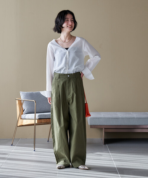 FREAK'S STORE(フリークスストア)の「インド Vネックシャツ(シャツ/ブラウス・レディース・サックスブルー/ブラック/オフホワイト/チャコール・フリ-)」の13枚目の写真