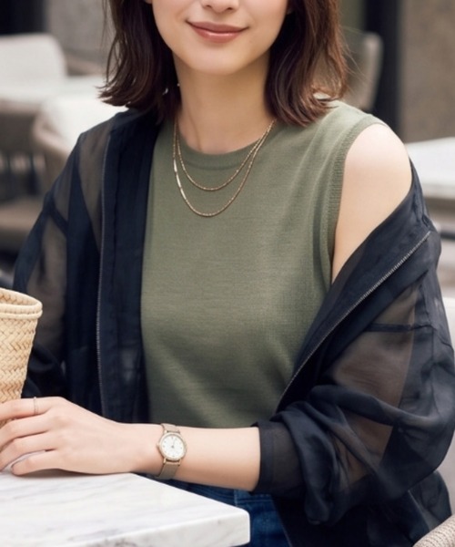 Belta attrice(ベルタアトリーチェ)の「【重ね着インナーに!接触冷感】クルーネック ハイツイストコットン100 ノースリーブ 薄手インナー レイヤード/袖なし(タンクトップ・レディース・ブラック/カーキ/ブルー/オレンジ/ライトグレー・FREE/M~L)」の3枚目の写真