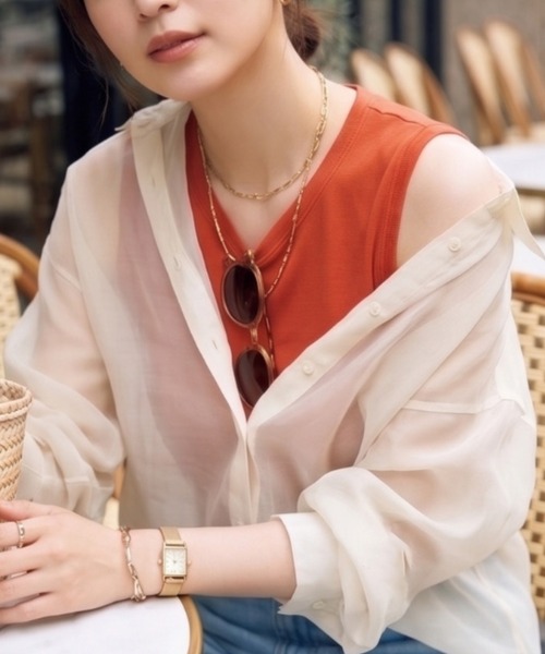 Belta attrice(ベルタアトリーチェ)の「【重ね着インナーに!接触冷感】クルーネック ハイツイストコットン100 ノースリーブ 薄手インナー レイヤード/袖なし(タンクトップ・レディース・ブラック/カーキ/ブルー/オレンジ/ライトグレー・FREE/M~L)」の5枚目の写真