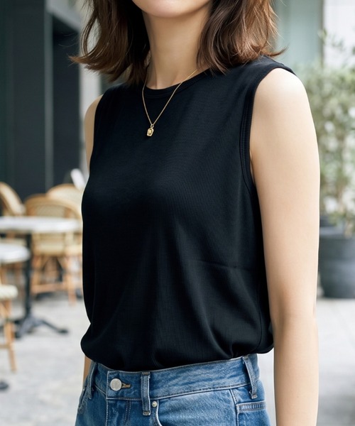Belta attrice(ベルタアトリーチェ)の「【重ね着インナーに!接触冷感】クルーネック ハイツイストコットン100 ノースリーブ 薄手インナー レイヤード/袖なし(タンクトップ・レディース・ブラック/カーキ/ブルー/オレンジ/ライトグレー・FREE/M~L)」の2枚目の写真