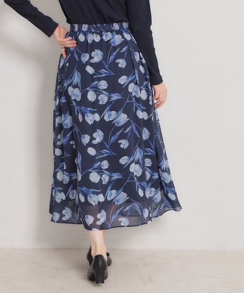 couture brooch（クチュールブローチ）の「【洗える】チューリップ柄スカート（スカート・レディース・ネイビー/オフホワイト・36/42/40/38）」の3枚目の写真