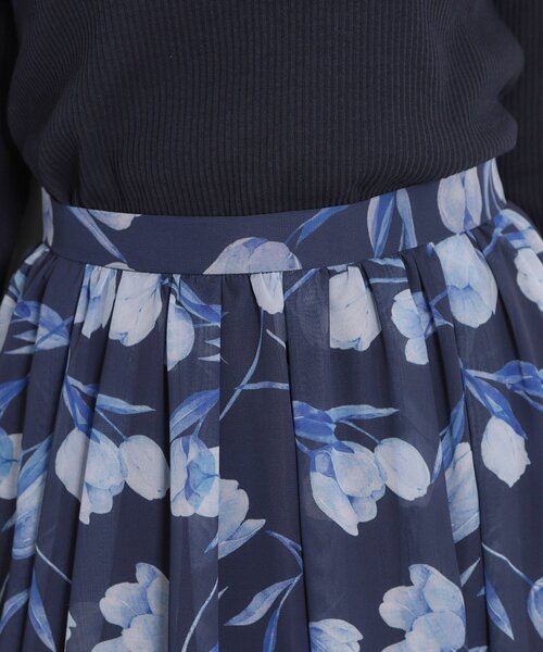 couture brooch（クチュールブローチ）の「【洗える】チューリップ柄スカート（スカート・レディース・ネイビー/オフホワイト・36/42/40/38）」の16枚目の写真
