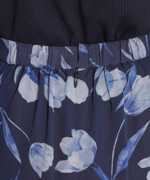 couture brooch（クチュールブローチ）の「【洗える】チューリップ柄スカート（スカート・レディース・ネイビー/オフホワイト・36/42/40/38）」の17枚目の写真