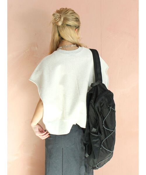 Ungrid（アングリッド）の「パッカブルナイロンバックパック（バックパック/リュック・レディース・オフホワイト/ブラック・FREE）」の2枚目の写真