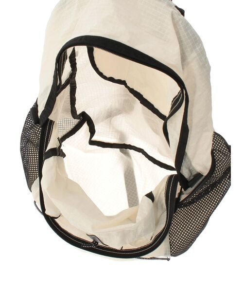Ungrid（アングリッド）の「パッカブルナイロンバックパック（バックパック/リュック・レディース・オフホワイト/ブラック・FREE）」の12枚目の写真