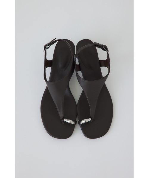 RIM.ARK（リムアーク）の「【PRE ORDER】Motif toe thong sandal モチーフ トゥ トング サンダル（サンダル・レディース・ブラウン/ブラック・36/37/38/39）」の2枚目の写真