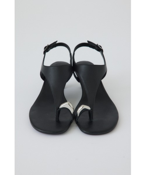 RIM.ARK（リムアーク）の「【PRE ORDER】Motif toe thong sandal モチーフ トゥ トング サンダル（サンダル・レディース・ブラウン/ブラック・36/37/38/39）」の3枚目の写真