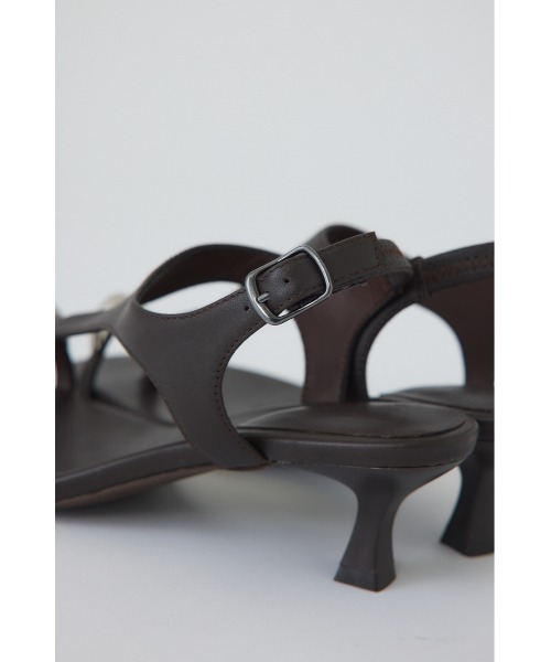 RIM.ARK（リムアーク）の「【PRE ORDER】Motif toe thong sandal モチーフ トゥ トング サンダル（サンダル・レディース・ブラウン/ブラック・36/37/38/39）」の11枚目の写真