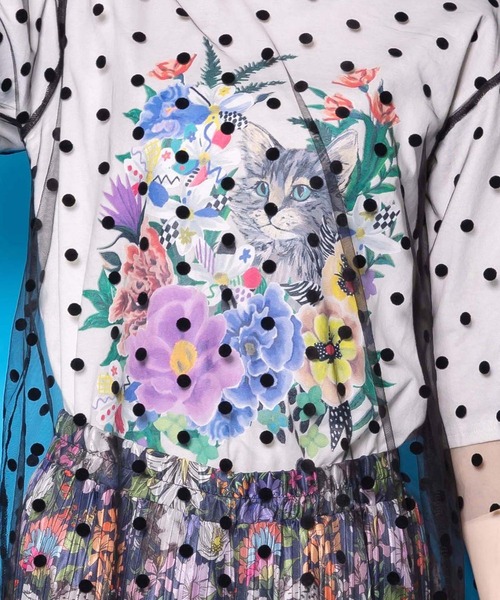 ScoLar（スカラー）の「ScoLar(スカラー) ドットチュール重ね花ネコ柄Tシャツ（Tシャツ/カットソー・レディース・オフホワイト/ブラック/パープル・MEDIUM）」の8枚目の写真
