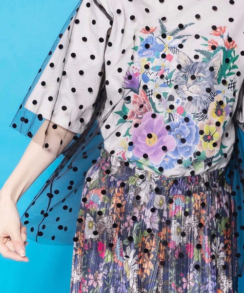 ScoLar（スカラー）の「ScoLar(スカラー) ドットチュール重ね花ネコ柄Tシャツ（Tシャツ/カットソー・レディース・オフホワイト/ブラック/パープル・MEDIUM）」の4枚目の写真