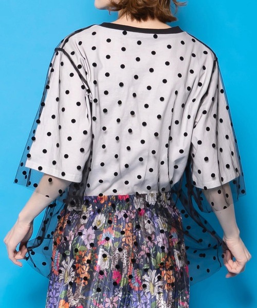 ScoLar（スカラー）の「ScoLar(スカラー) ドットチュール重ね花ネコ柄Tシャツ（Tシャツ/カットソー・レディース・オフホワイト/ブラック/パープル・MEDIUM）」の5枚目の写真