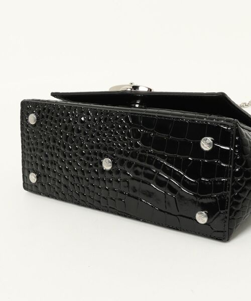 Vivienne Westwood（ヴィヴィアンウエストウッド）の「HAZEL MEDIUM HANDBAG（Tシャツ/カットソー・メンズ・ブラック・FREE）」の3枚目の写真