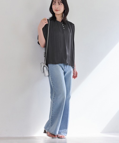 VIS(ビス)の「エアリーサテンハーフスリーブブラウス/イージーケア(シャツ/ブラウス・レディース・ブルー系その他4/チャコールグレー/キナリ・FREE)」の8枚目の写真