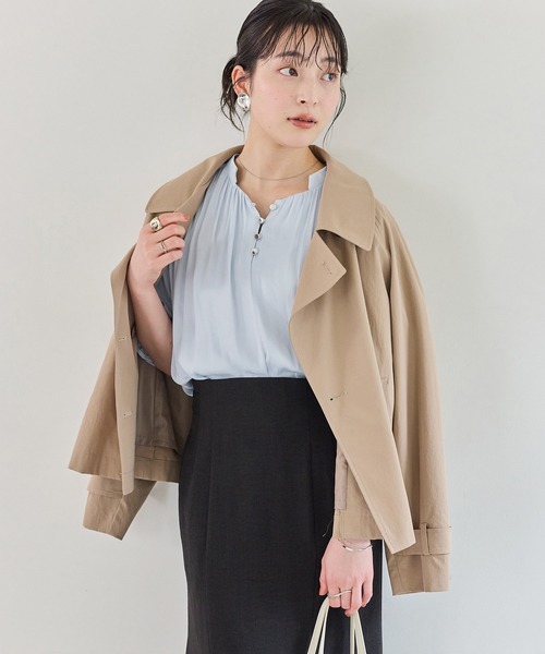 VIS(ビス)の「エアリーサテンハーフスリーブブラウス/イージーケア(シャツ/ブラウス・レディース・ブルー系その他4/チャコールグレー/キナリ・FREE)」の12枚目の写真