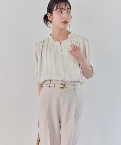 VIS(ビス)の「エアリーサテンハーフスリーブブラウス/イージーケア(シャツ/ブラウス・レディース・ブルー系その他4/チャコールグレー/キナリ・FREE)」の14枚目の写真