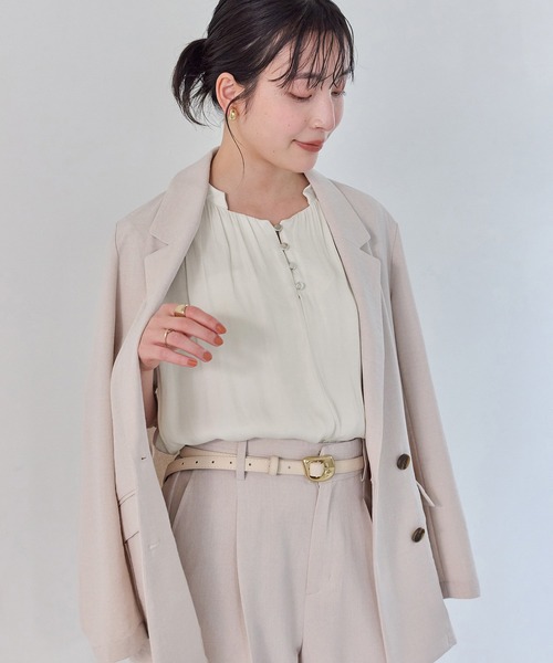 VIS(ビス)の「エアリーサテンハーフスリーブブラウス/イージーケア(シャツ/ブラウス・レディース・ブルー系その他4/チャコールグレー/キナリ・FREE)」の17枚目の写真