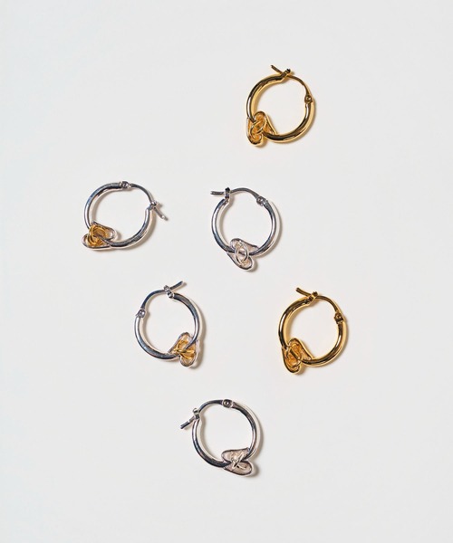 LAPUIS(ラピュイ)の「LAPUIS(ラピュイ)Connect coil pierced earrings(ピアス(両耳用)・レディース・シルバー/マルチ/ゴールド・FREE)」の3枚目の写真
