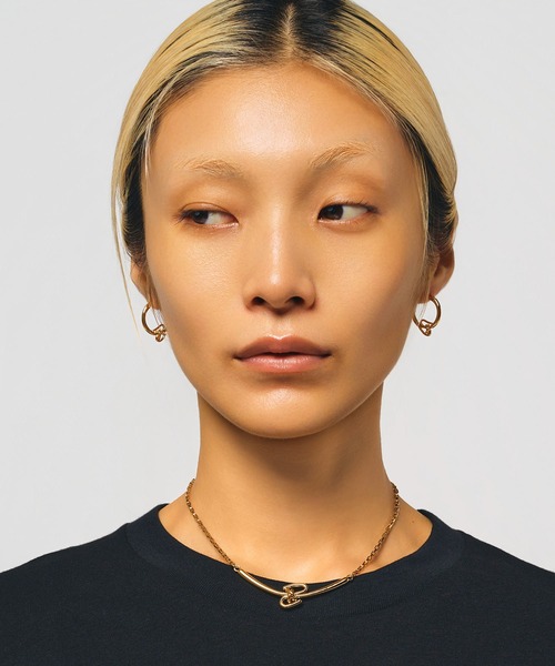 LAPUIS(ラピュイ)の「LAPUIS(ラピュイ)Connect coil pierced earrings(ピアス(両耳用)・レディース・シルバー/マルチ/ゴールド・FREE)」の18枚目の写真