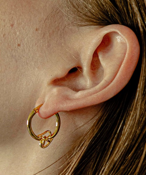 LAPUIS(ラピュイ)の「LAPUIS(ラピュイ)Connect coil pierced earrings(ピアス(両耳用)・レディース・シルバー/マルチ/ゴールド・FREE)」の11枚目の写真