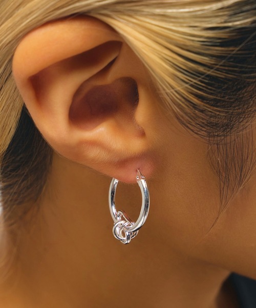 LAPUIS(ラピュイ)の「LAPUIS(ラピュイ)Connect coil pierced earrings(ピアス(両耳用)・レディース・シルバー/マルチ/ゴールド・FREE)」の15枚目の写真