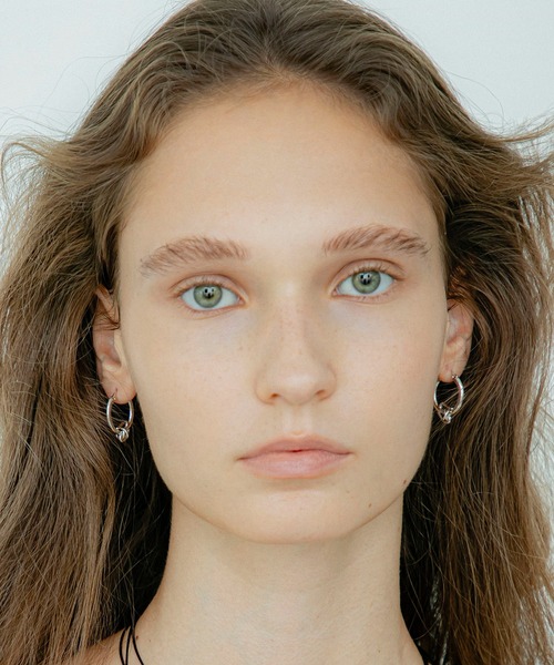 LAPUIS(ラピュイ)の「LAPUIS(ラピュイ)Connect coil pierced earrings(ピアス(両耳用)・レディース・シルバー/マルチ/ゴールド・FREE)」の14枚目の写真