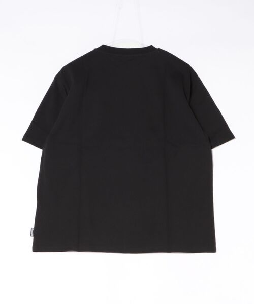 THRASHER(スラッシャー)の「Applique Logo S/S T-SHIRTS/THRASHER スラッシャー ロゴアップリケ風デザイン 半袖Tシャツ オーバーサイズ・ワイドシルエットストリート スケーターユニセックス(Tシャツ/カットソー・メンズ・ブラック系その他/ブラック/アッシュグレー・MEDIUM/X-LARGE/LARGE)」の4枚目の写真