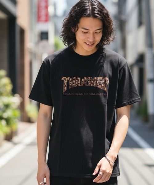 THRASHER(スラッシャー)の「Applique Logo S/S T-SHIRTS/THRASHER スラッシャー ロゴアップリケ風デザイン 半袖Tシャツ オーバーサイズ・ワイドシルエットストリート スケーターユニセックス(Tシャツ/カットソー・メンズ・ブラック系その他/ブラック/アッシュグレー・MEDIUM/X-LARGE/LARGE)」の7枚目の写真
