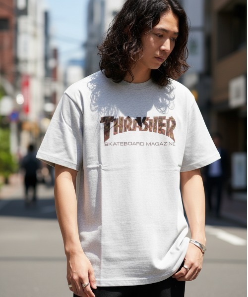 THRASHER(スラッシャー)の「Applique Logo S/S T-SHIRTS/THRASHER スラッシャー ロゴアップリケ風デザイン 半袖Tシャツ オーバーサイズ・ワイドシルエットストリート スケーターユニセックス(Tシャツ/カットソー・メンズ・ブラック系その他/ブラック/アッシュグレー・MEDIUM/X-LARGE/LARGE)」の10枚目の写真