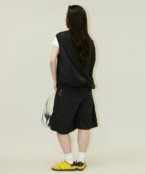 PUBLUX(パブリュクス)の「PUBLUX/パブリュクス LOVE POP STUDIO ナイロンベスト<セットアップ対応> 限定展開(ベスト・メンズ・ブラック/グレー/ベージュ・LARGE/SMALL/MEDIUM)」の14枚目の写真