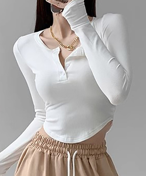Girly Doll(ガーリードール)の「ヘンリーネックショート丈トップス(Tシャツ/カットソー・レディース・ホワイト/ブラック/グレー・S/M)」の2枚目の写真