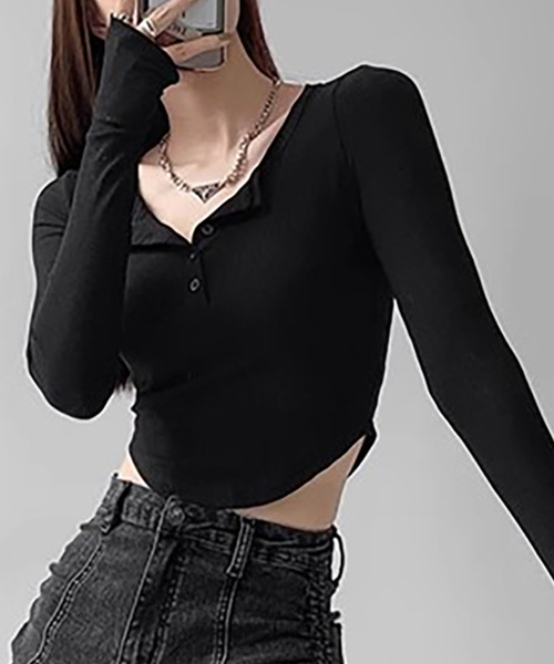 Girly Doll(ガーリードール)の「ヘンリーネックショート丈トップス(Tシャツ/カットソー・レディース・ホワイト/ブラック/グレー・S/M)」の1枚目の写真